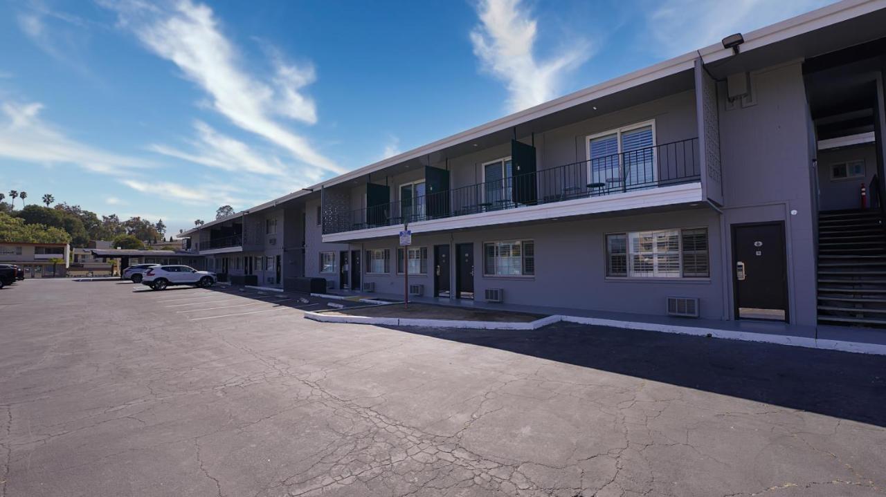 Seaside Inn & Suites Santa Cruz Exterior photo