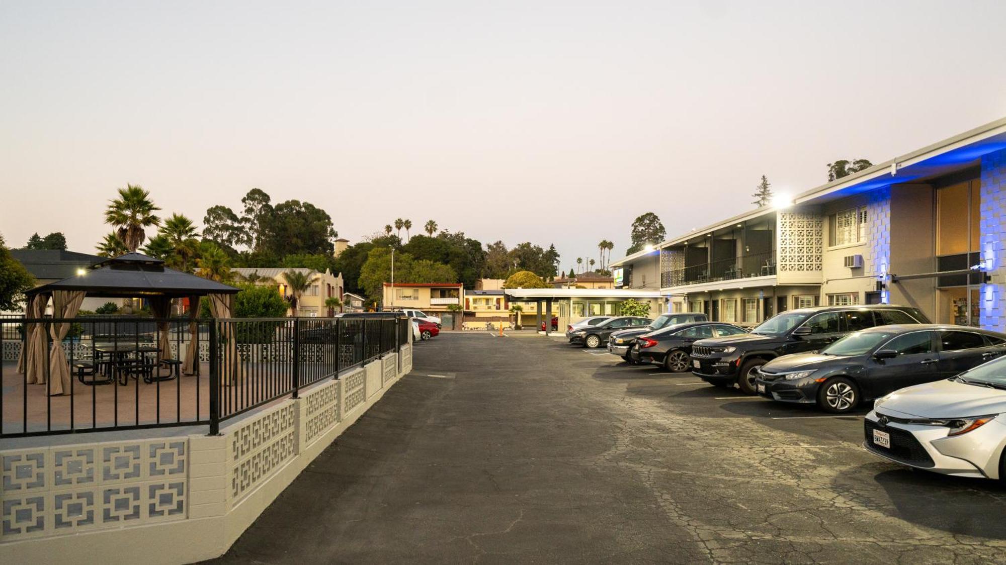 Seaside Inn & Suites Santa Cruz Exterior photo
