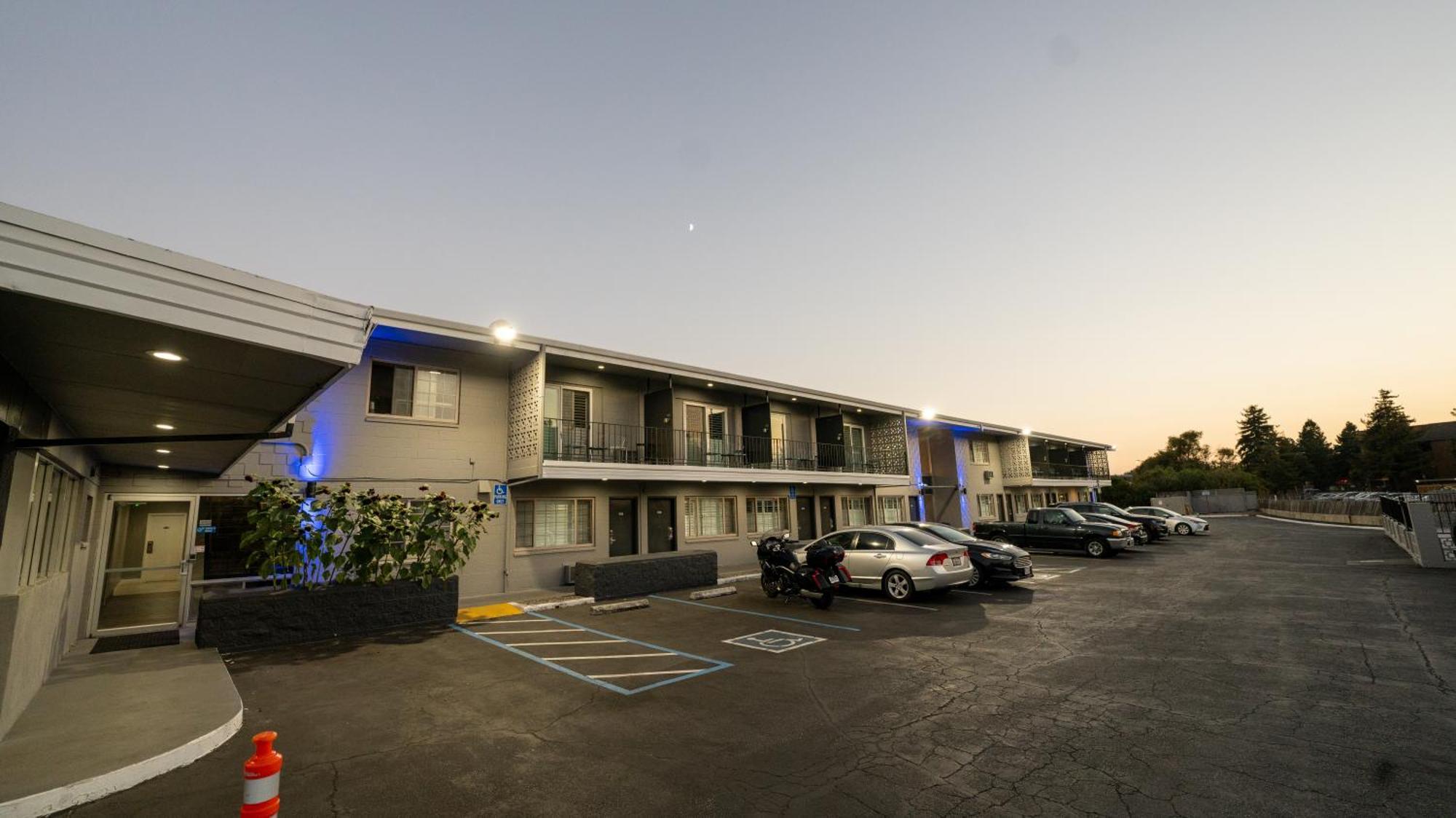 Seaside Inn & Suites Santa Cruz Exterior photo